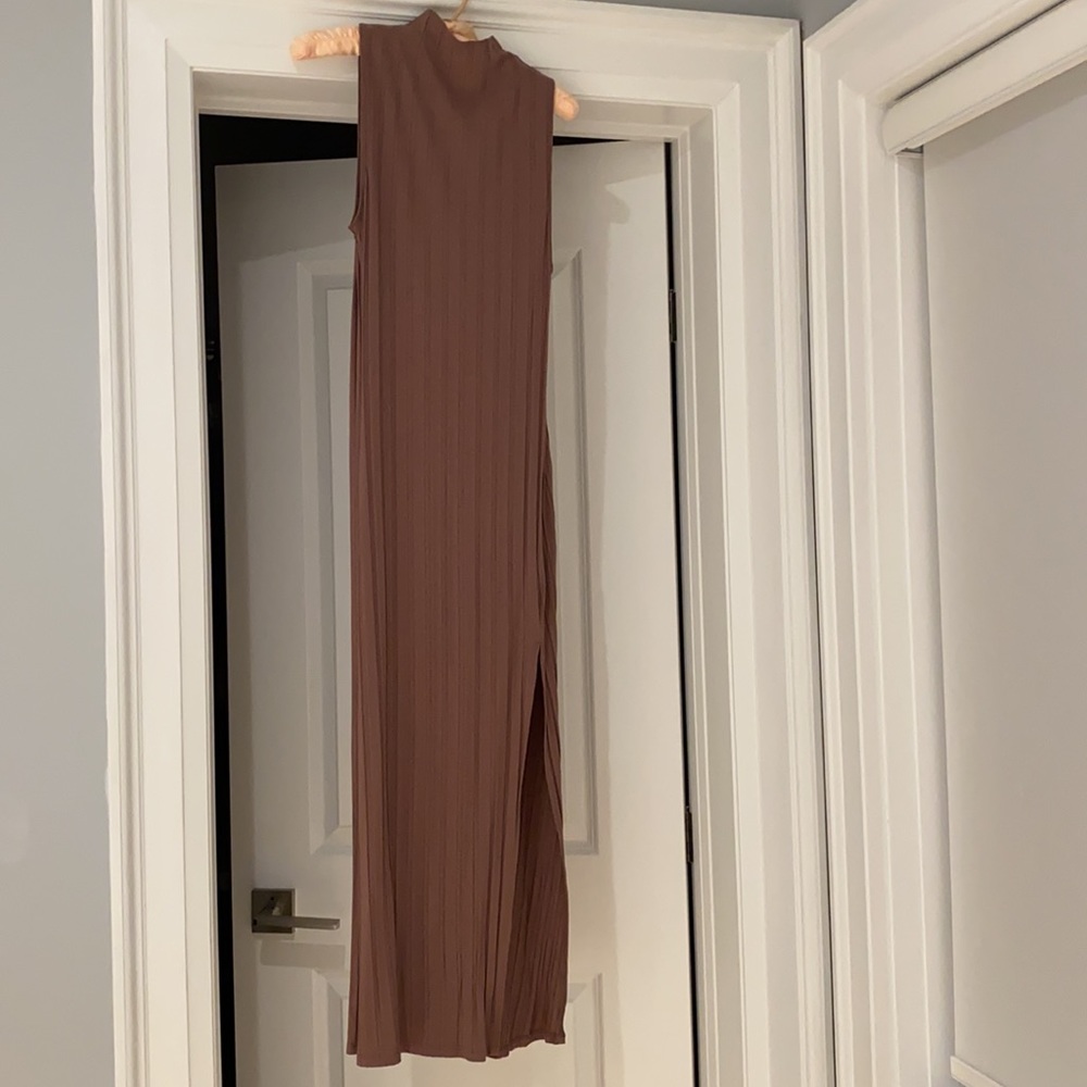 Aritzia Leo Dress in Deep Taupe